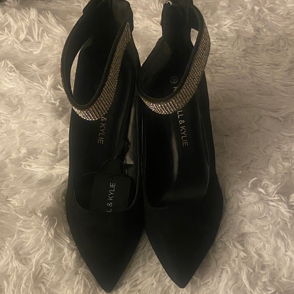 Kendall & Kylie Black Heels with Silver Straps